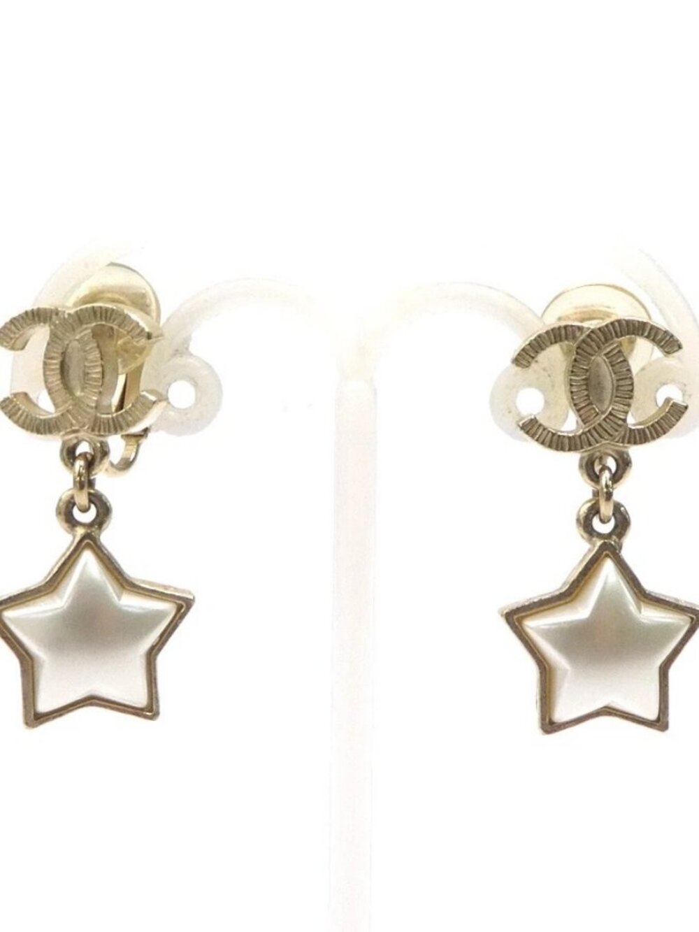 CHANEL CC Logo Star Motif Earrings Gold/Off White Metal/Faux Pearl